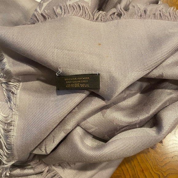 Authentic Louis Vuitton Monogram Scarf - Picture 8 of 14